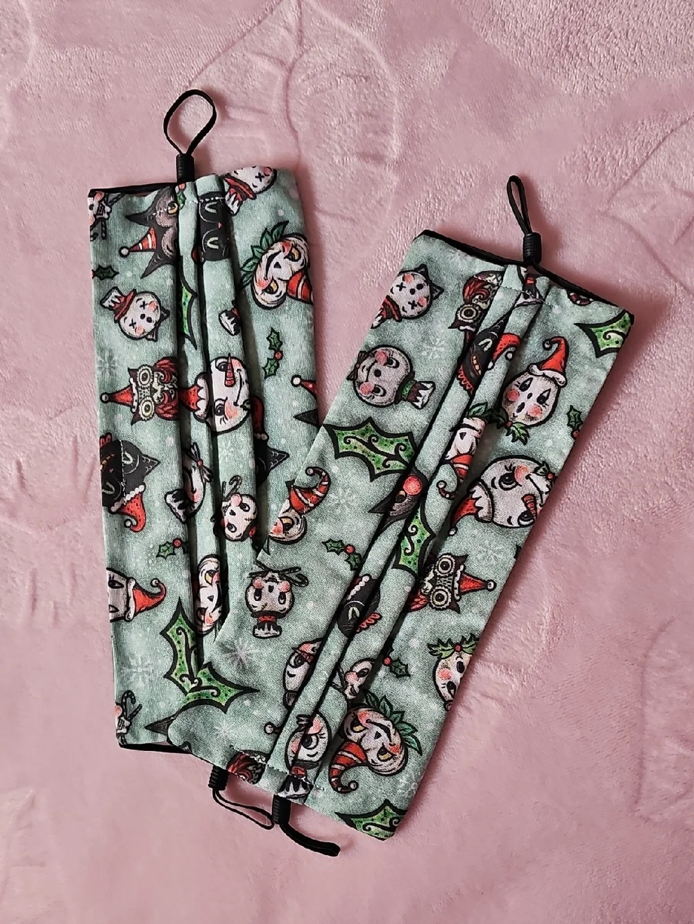 Festive Holiday Face Masks Set - Green with Christmas Character Print